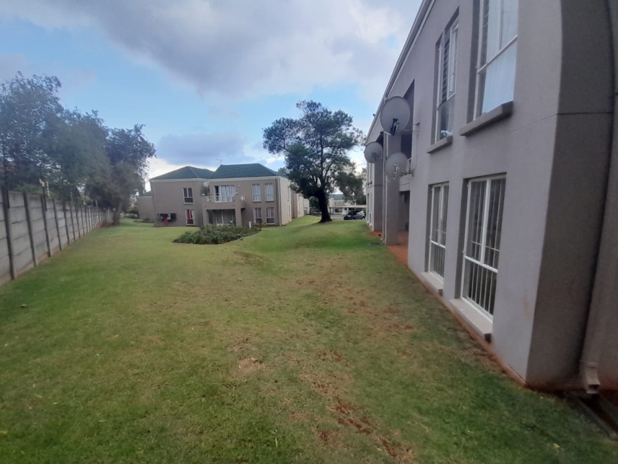 To Let 3 Bedroom Property for Rent in Weltevreden Park Gauteng