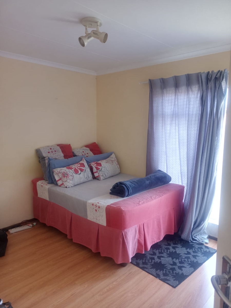 To Let 2 Bedroom Property for Rent in Honeydew Grove Gauteng