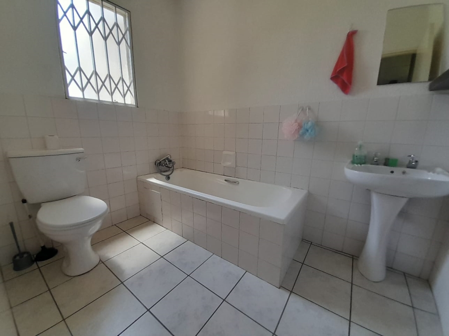 3 Bedroom Property for Sale in Weltevreden Park Gauteng