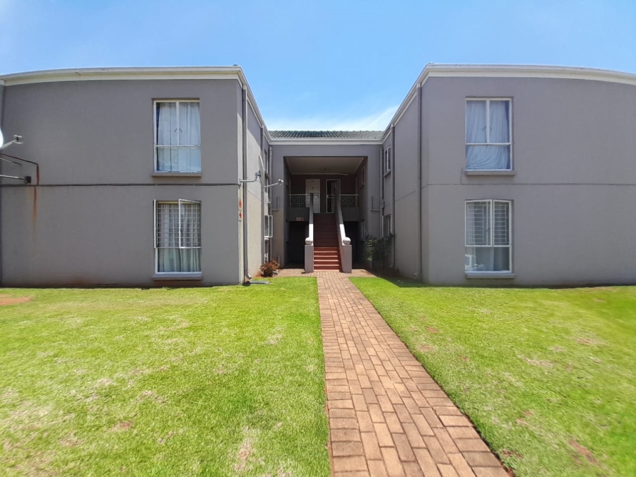 3 Bedroom Property for Sale in Weltevreden Park Gauteng