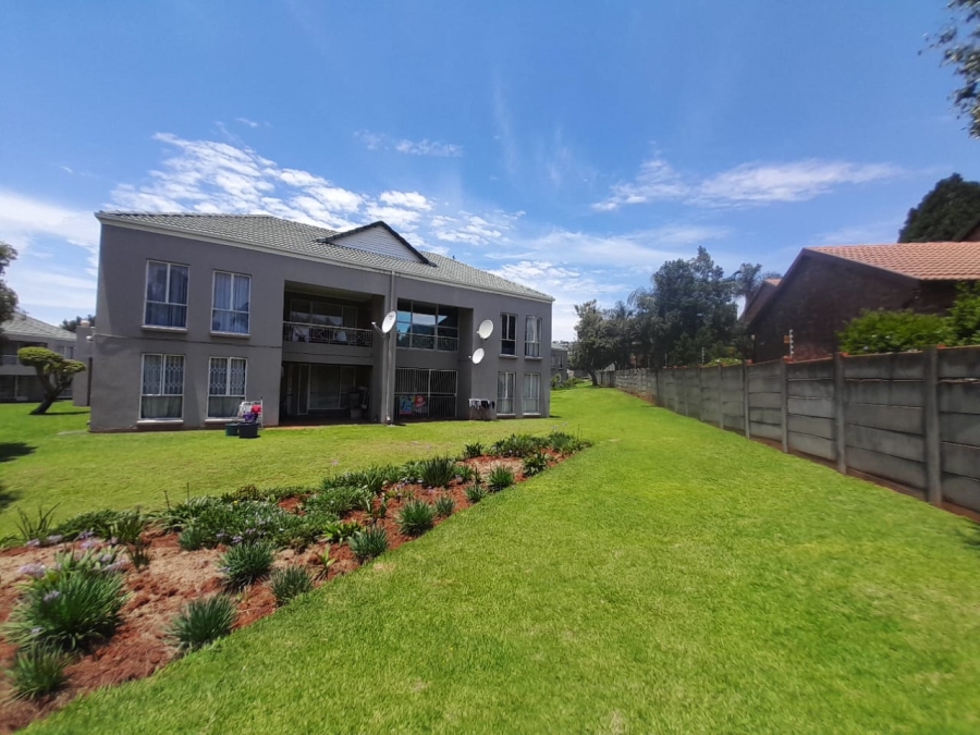 3 Bedroom Property for Sale in Weltevreden Park Gauteng