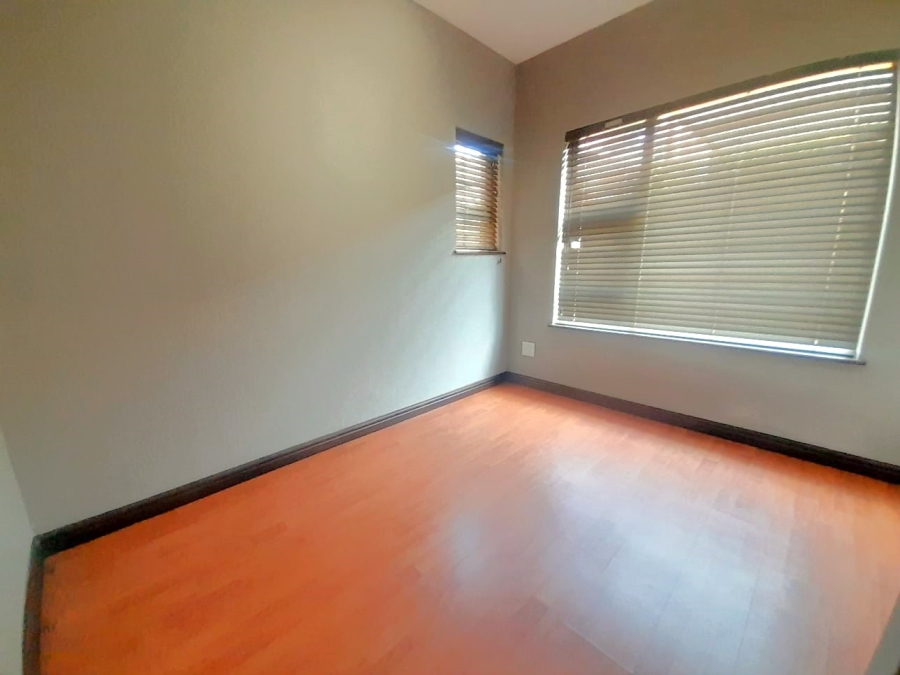 2 Bedroom Property for Sale in Honeydew Grove Gauteng