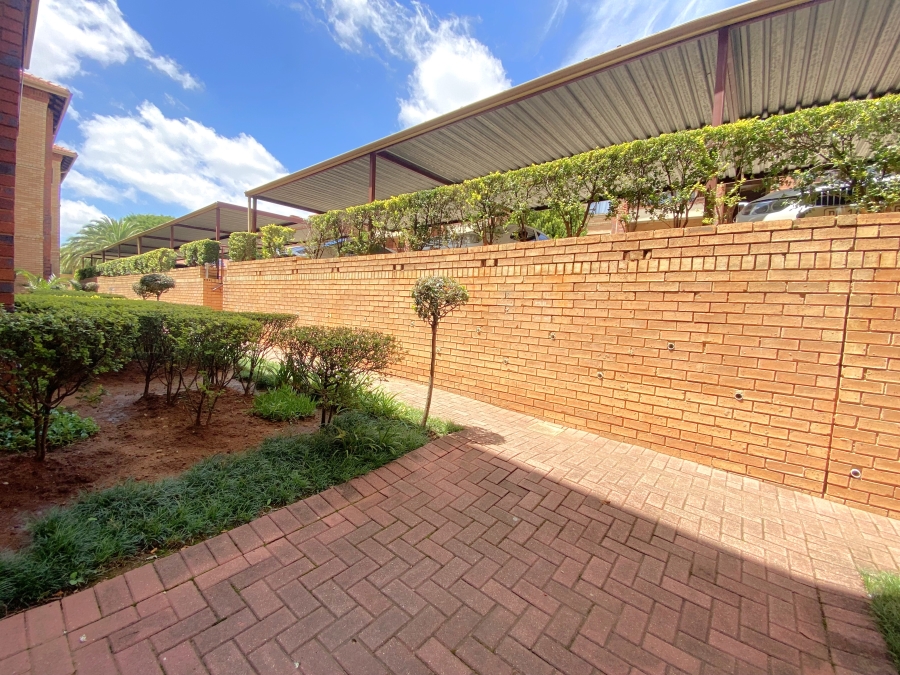 2 Bedroom Property for Sale in Honeydew Grove Gauteng