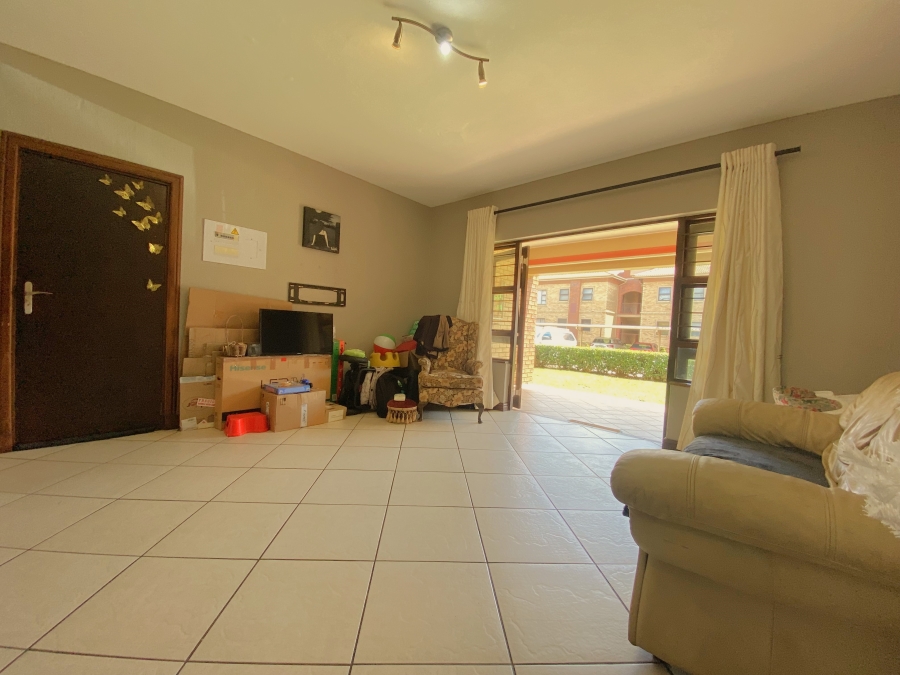 2 Bedroom Property for Sale in Honeydew Grove Gauteng