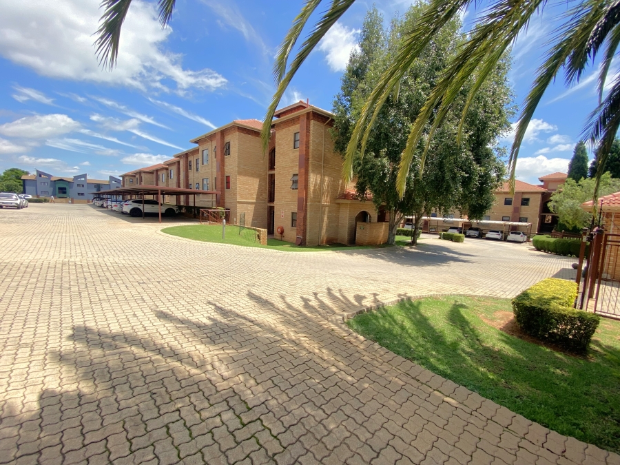 2 Bedroom Property for Sale in Honeydew Grove Gauteng