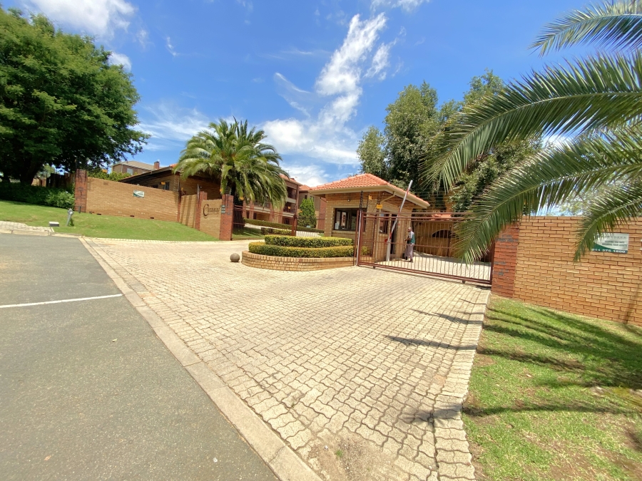 2 Bedroom Property for Sale in Honeydew Grove Gauteng
