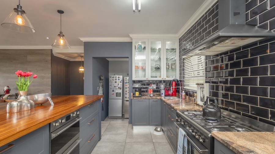 3 Bedroom Property for Sale in Wilro Park Gauteng