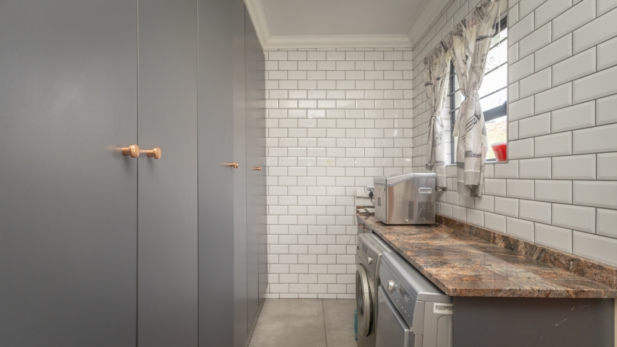 3 Bedroom Property for Sale in Wilro Park Gauteng