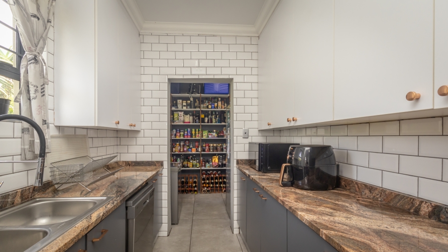 3 Bedroom Property for Sale in Wilro Park Gauteng