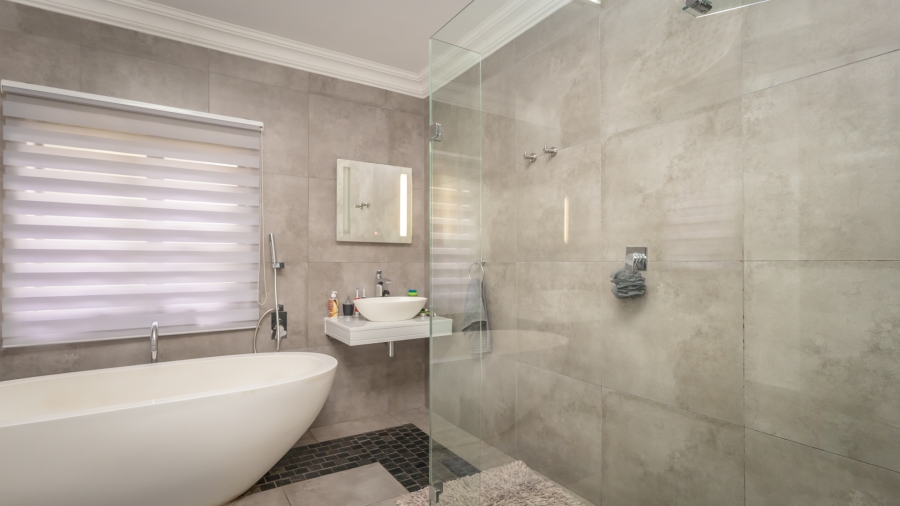 3 Bedroom Property for Sale in Wilro Park Gauteng