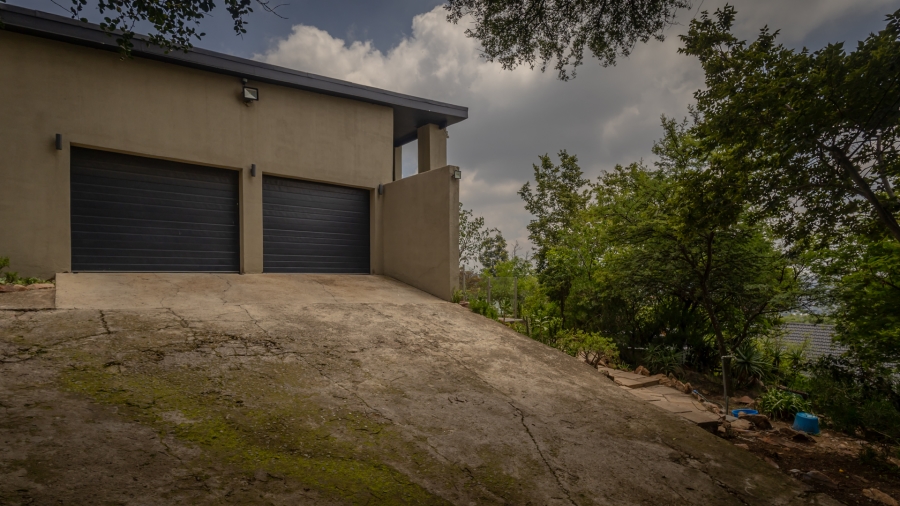 3 Bedroom Property for Sale in Wilro Park Gauteng