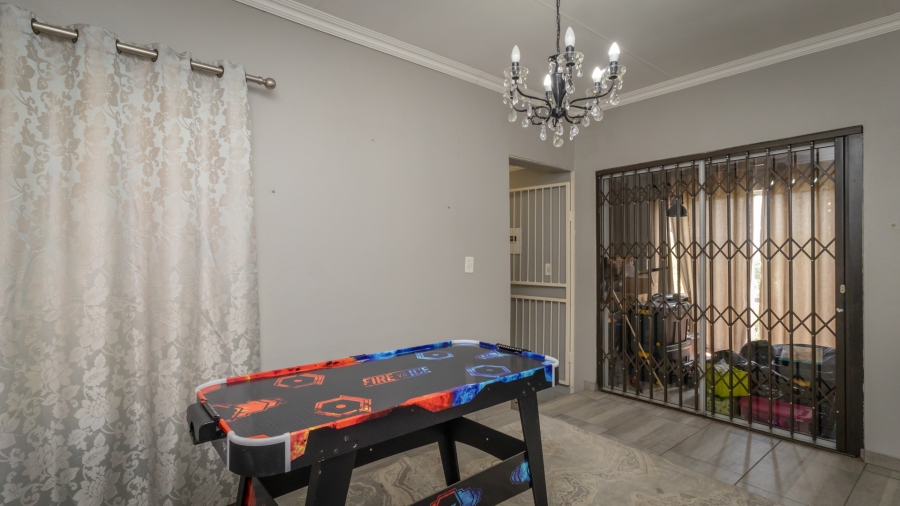 3 Bedroom Property for Sale in Wilro Park Gauteng