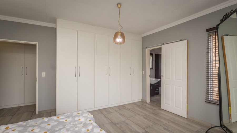 3 Bedroom Property for Sale in Wilro Park Gauteng