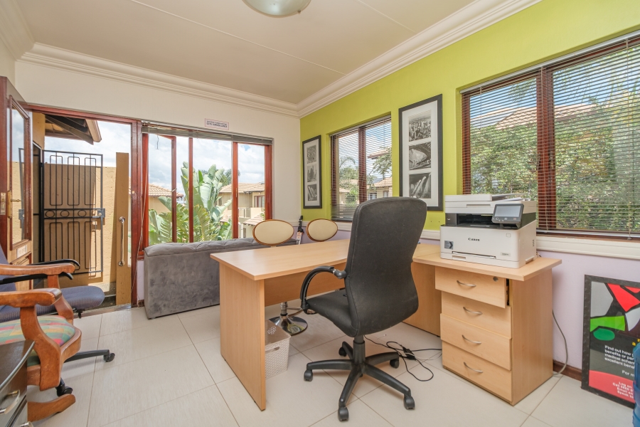 To Let 4 Bedroom Property for Rent in Noordwyk Gauteng