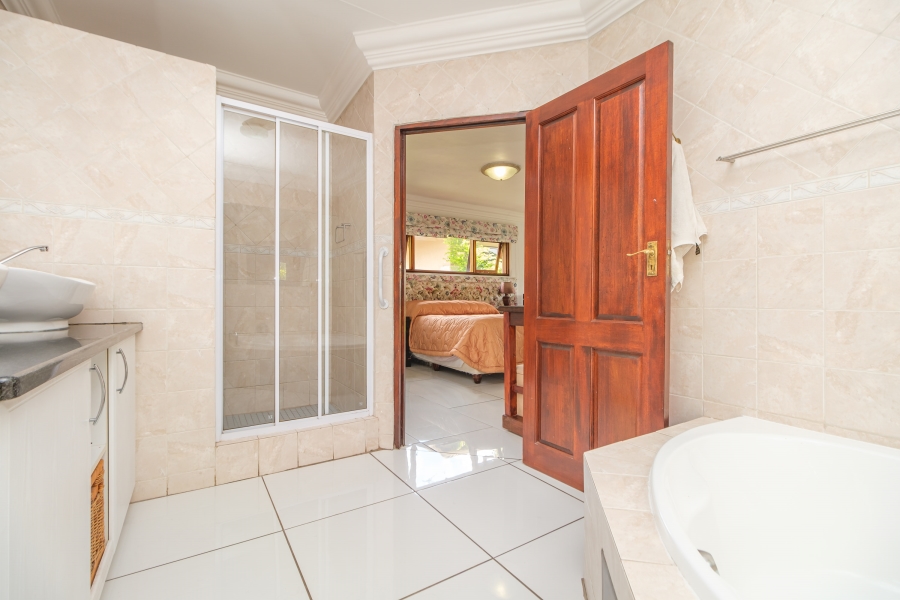 To Let 4 Bedroom Property for Rent in Noordwyk Gauteng