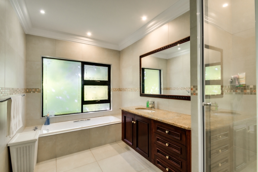 To Let 5 Bedroom Property for Rent in Dainfern Golf Estate Gauteng