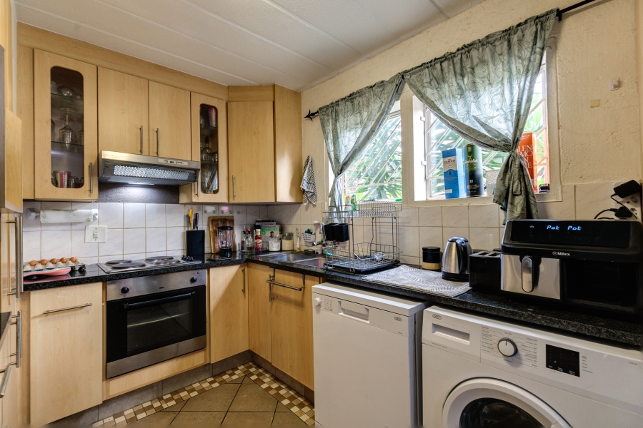 2 Bedroom Property for Sale in Magaliessig Gauteng