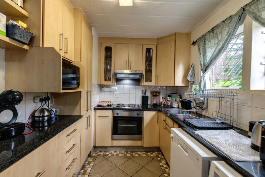 2 Bedroom Property for Sale in Magaliessig Gauteng