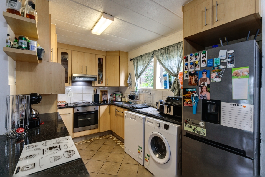 2 Bedroom Property for Sale in Magaliessig Gauteng