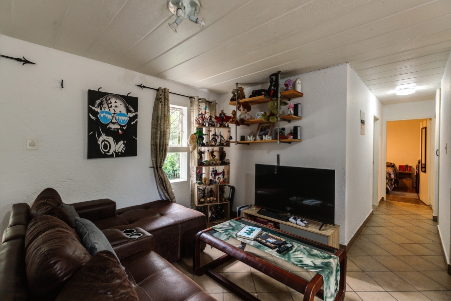 2 Bedroom Property for Sale in Magaliessig Gauteng