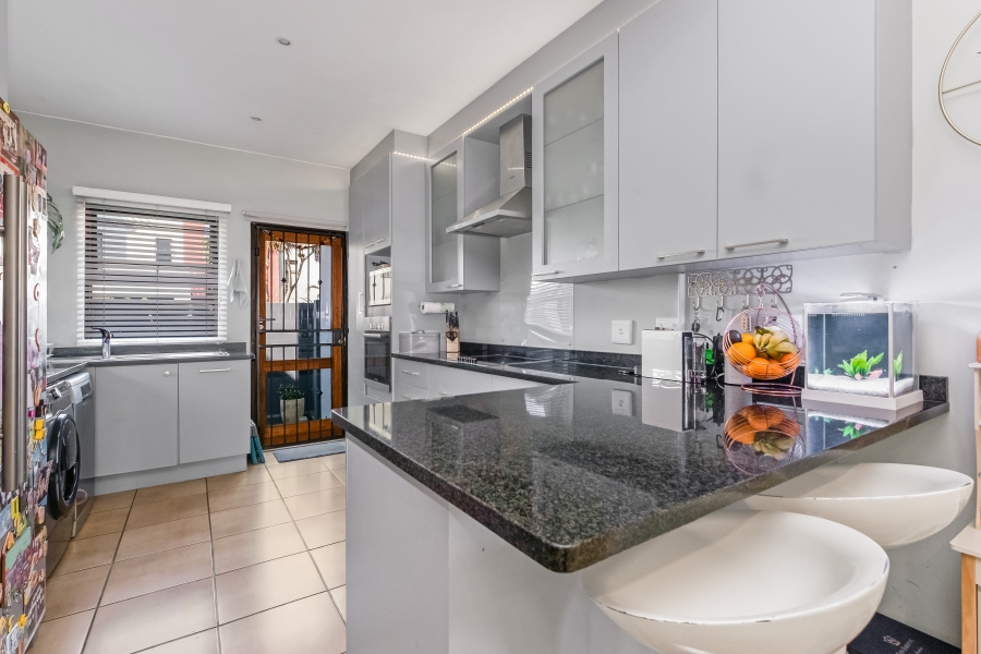 To Let 3 Bedroom Property for Rent in Fourways Gauteng