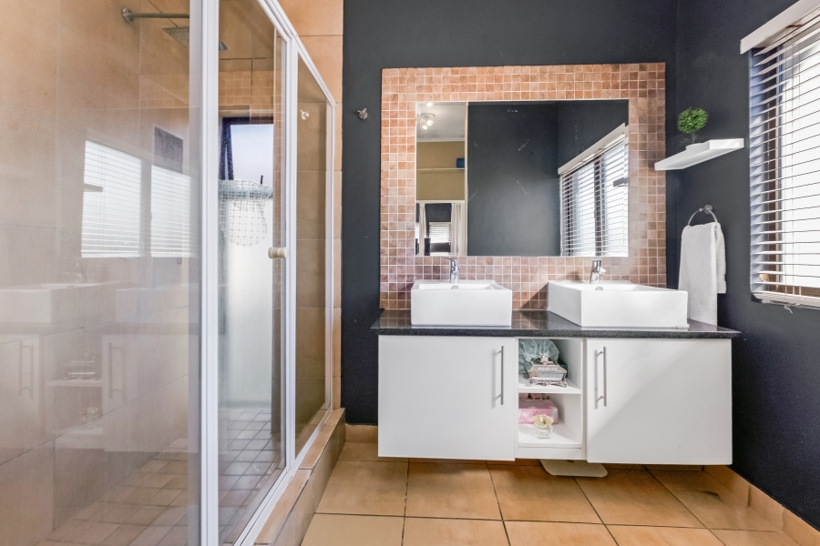 To Let 3 Bedroom Property for Rent in Fourways Gauteng