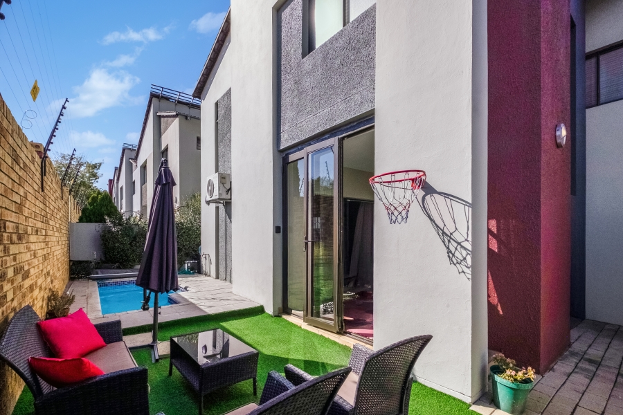 To Let 3 Bedroom Property for Rent in Fourways Gauteng