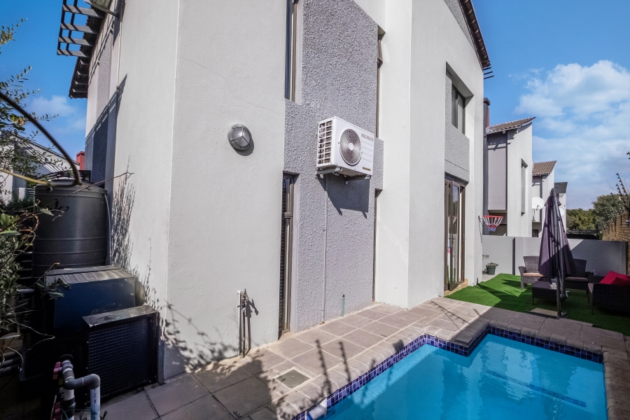 To Let 3 Bedroom Property for Rent in Fourways Gauteng