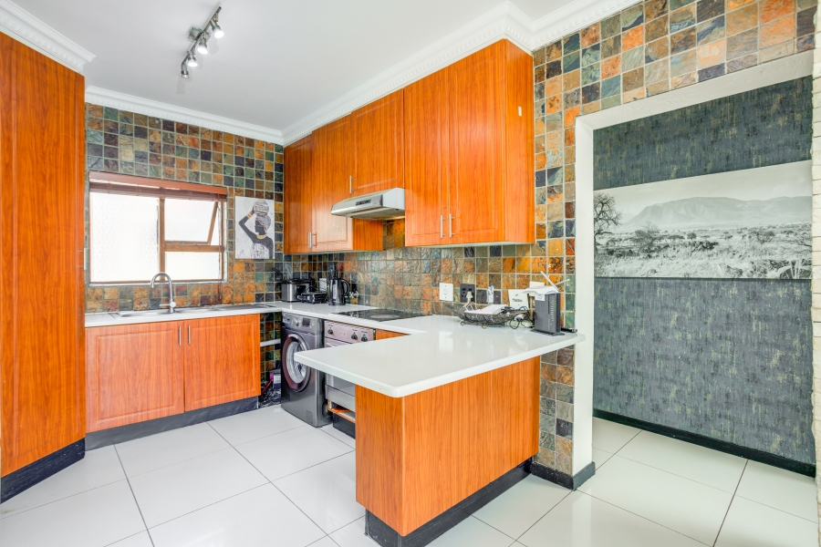 2 Bedroom Property for Sale in Pineslopes Gauteng