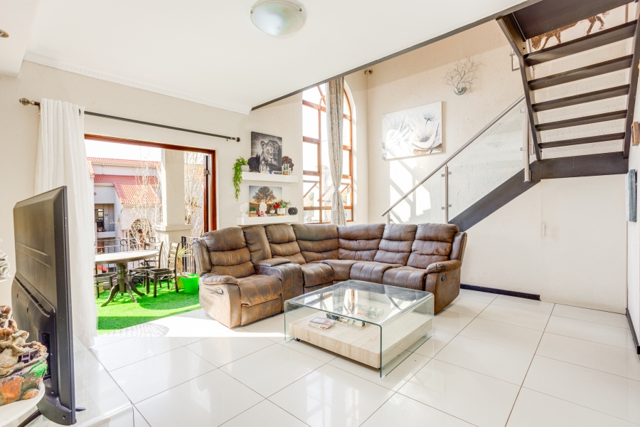 2 Bedroom Property for Sale in Pineslopes Gauteng