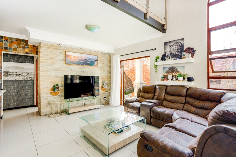 2 Bedroom Property for Sale in Pineslopes Gauteng