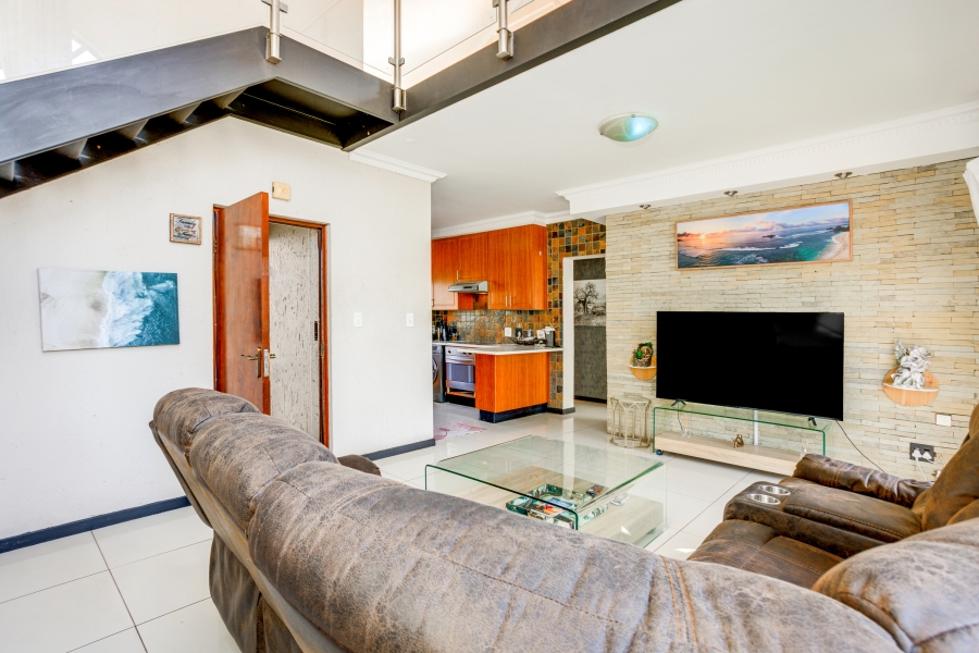 2 Bedroom Property for Sale in Pineslopes Gauteng