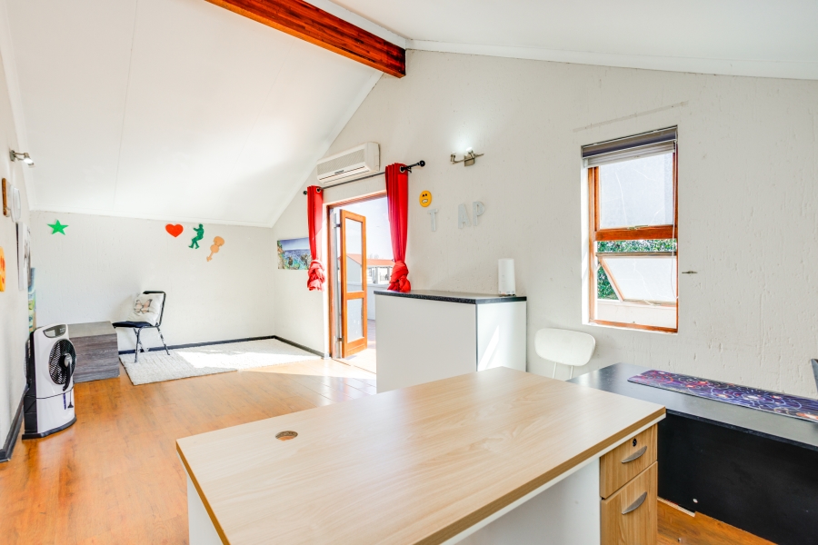 2 Bedroom Property for Sale in Pineslopes Gauteng