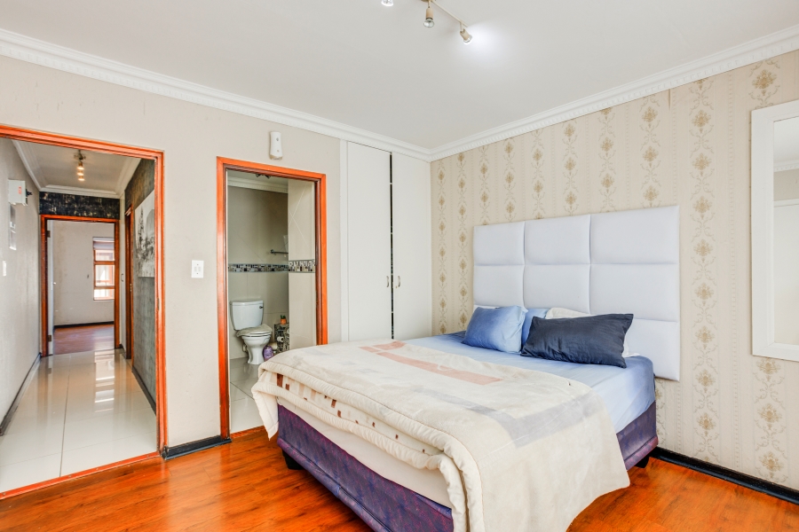 2 Bedroom Property for Sale in Pineslopes Gauteng