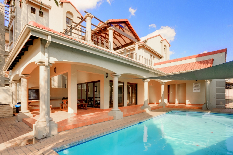 2 Bedroom Property for Sale in Pineslopes Gauteng