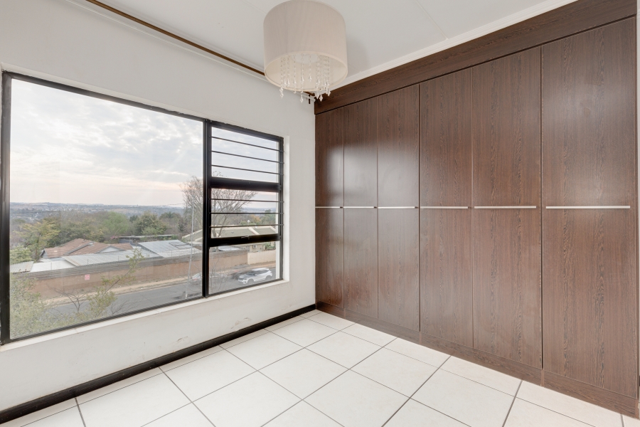 2 Bedroom Property for Sale in Douglasdale Gauteng