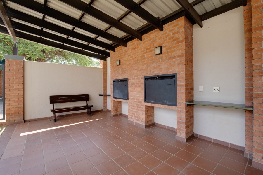 2 Bedroom Property for Sale in Douglasdale Gauteng