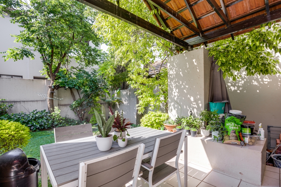 2 Bedroom Property for Sale in Lonehill Gauteng