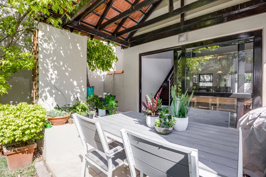 2 Bedroom Property for Sale in Lonehill Gauteng