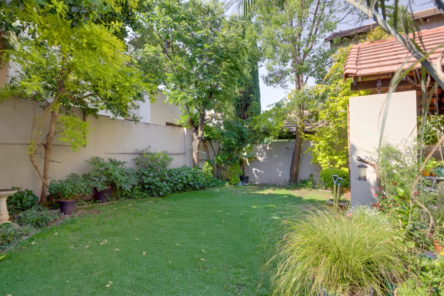 2 Bedroom Property for Sale in Lonehill Gauteng