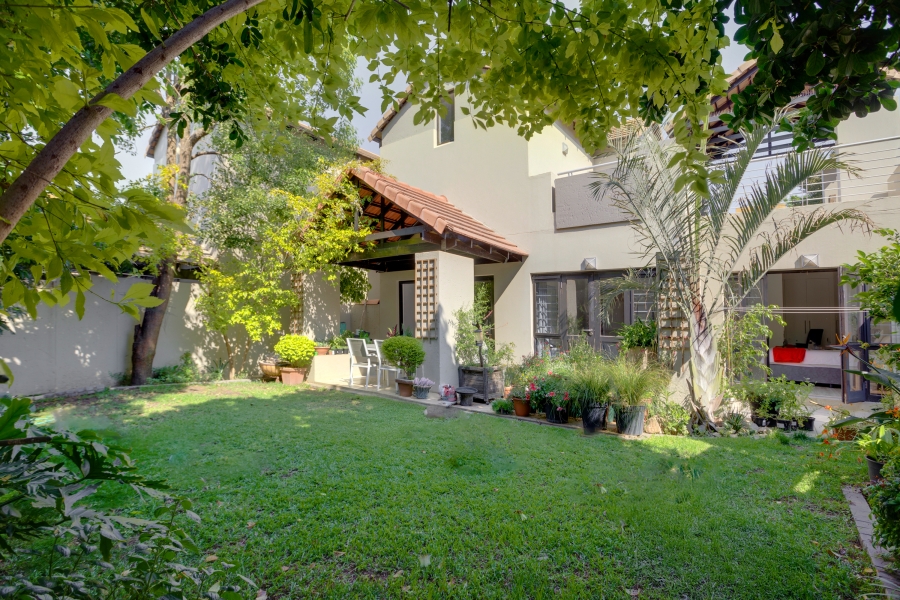 2 Bedroom Property for Sale in Lonehill Gauteng