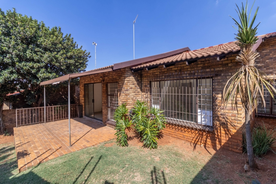 2 Bedroom Property for Sale in Glenvista Gauteng