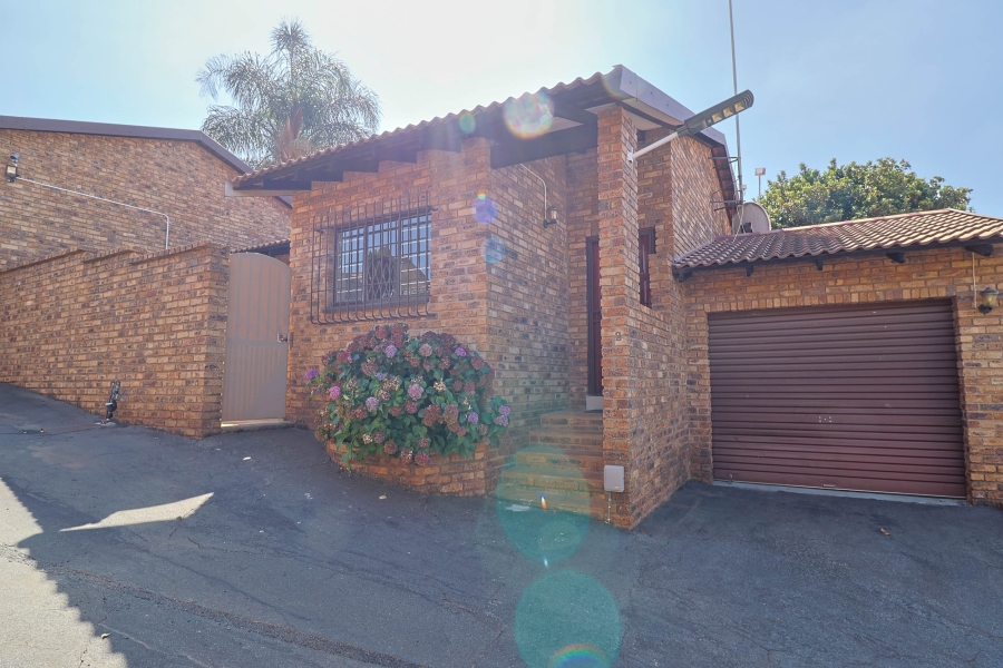 2 Bedroom Property for Sale in Glenvista Gauteng