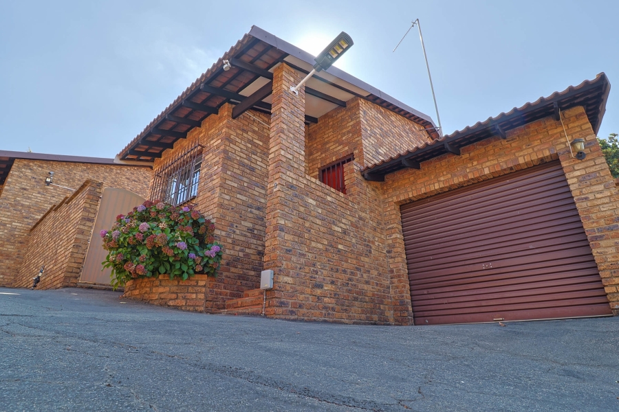 2 Bedroom Property for Sale in Glenvista Gauteng