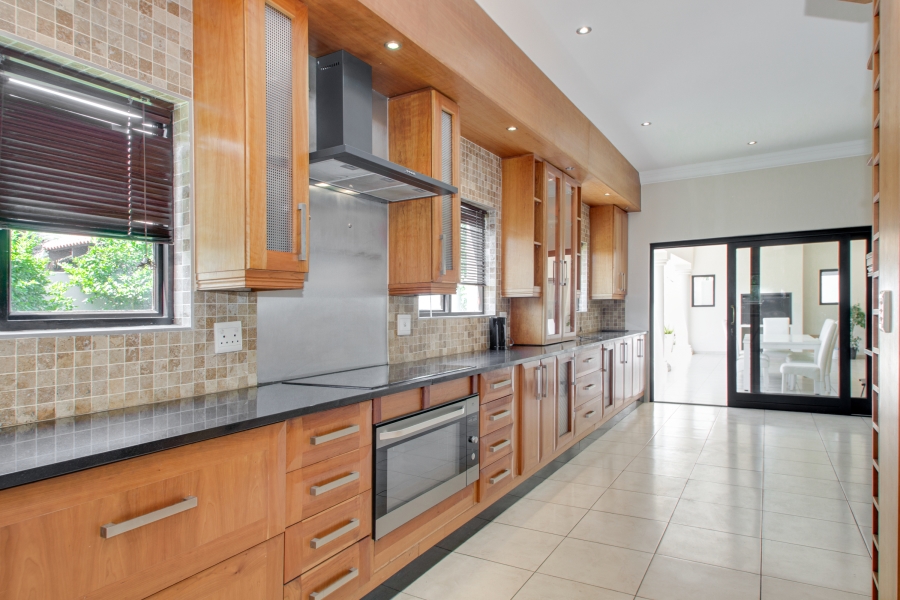 5 Bedroom Property for Sale in Dainfern Gauteng