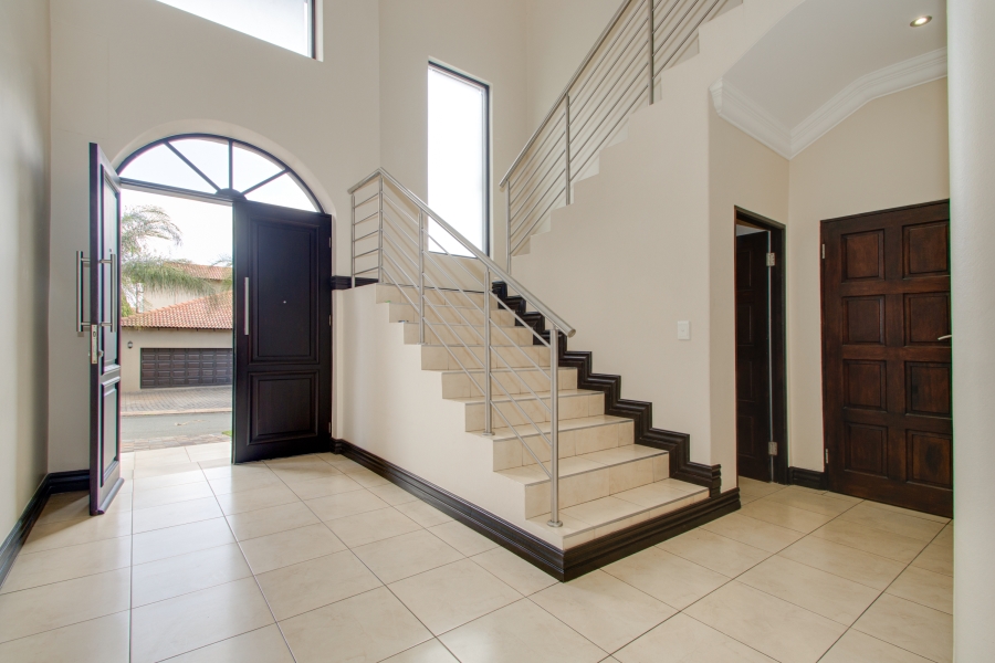 5 Bedroom Property for Sale in Dainfern Gauteng