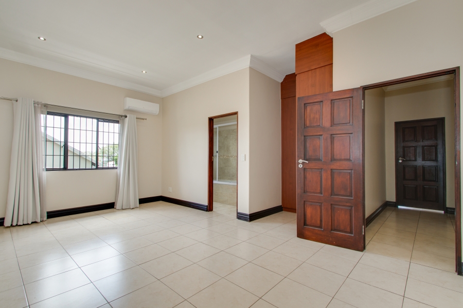 5 Bedroom Property for Sale in Dainfern Gauteng