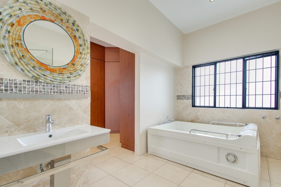 5 Bedroom Property for Sale in Dainfern Gauteng