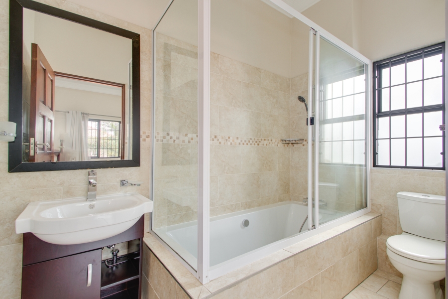 5 Bedroom Property for Sale in Dainfern Gauteng