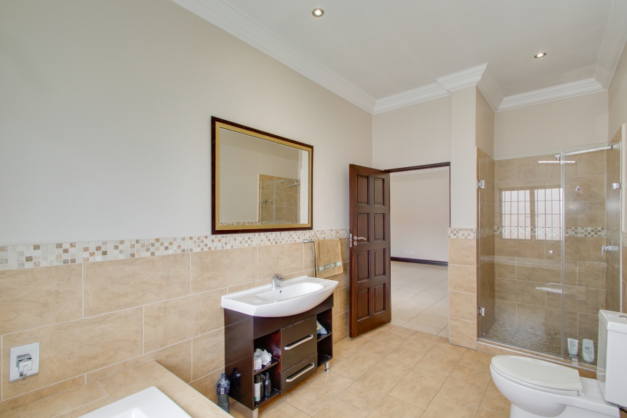 5 Bedroom Property for Sale in Dainfern Gauteng